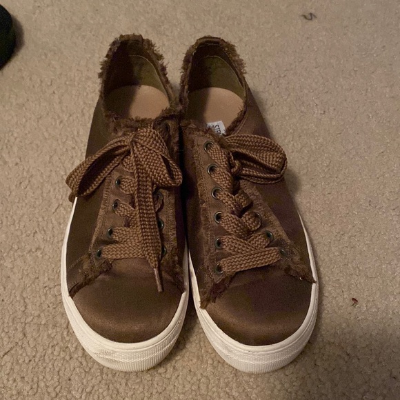 Steve Madden Shoes - Picture 1 of 3